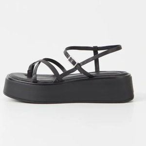 NWOT Vagabond Courtney Sandals Size 36